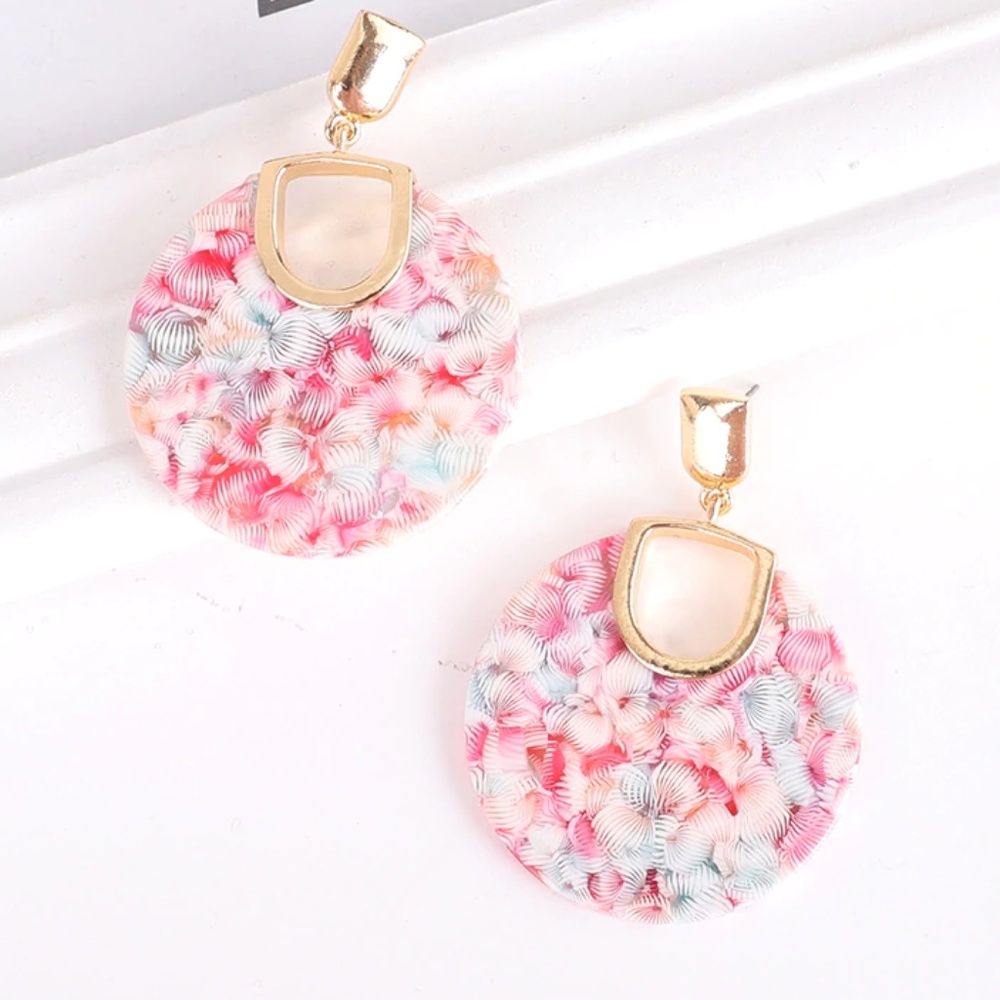 Earrings in Gold Tone